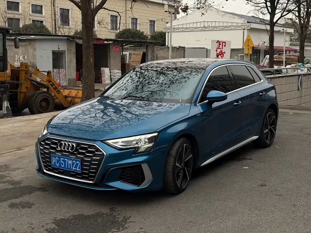 Audi A3 — фото 1