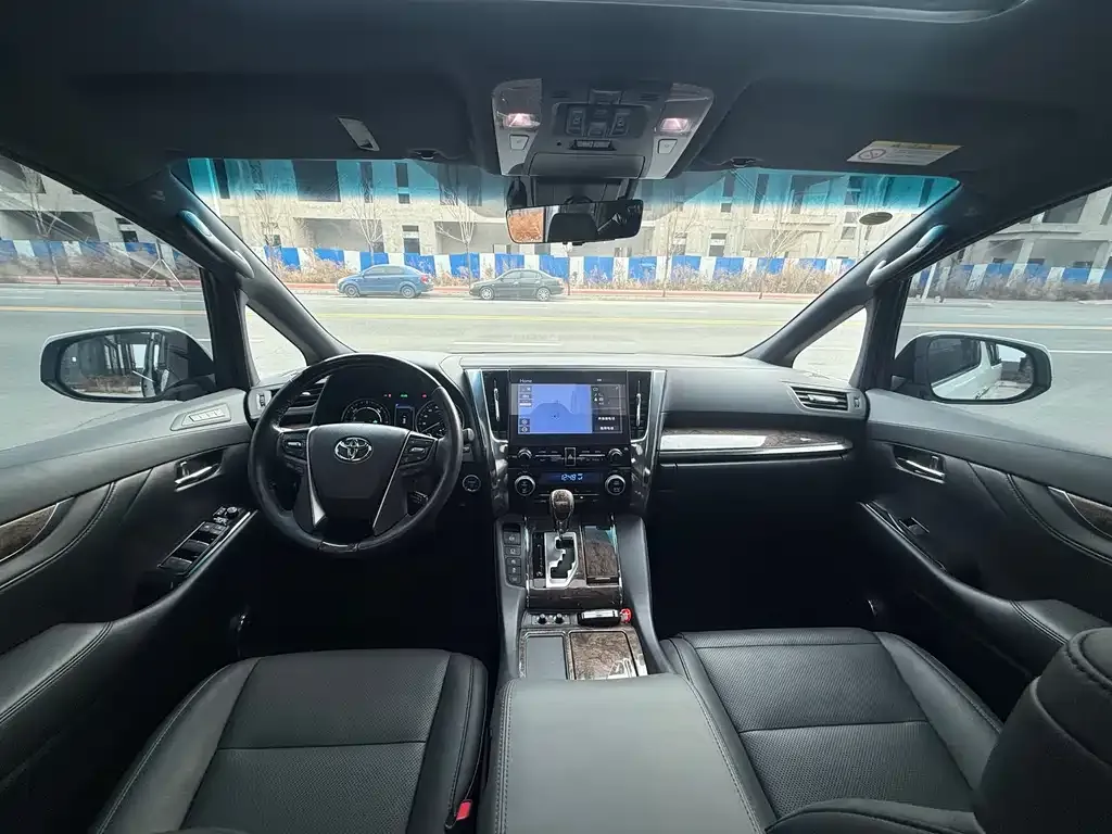 Toyota Vellfire 2023 из CN, фото 3