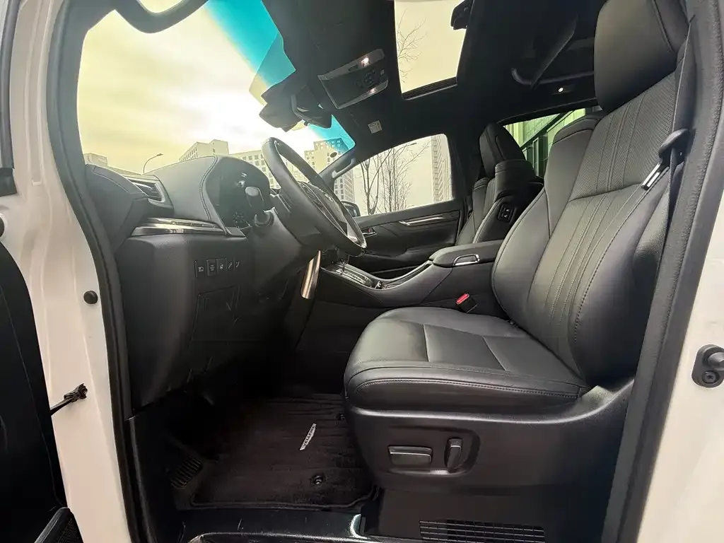 Toyota Vellfire 2023 из CN, фото 4