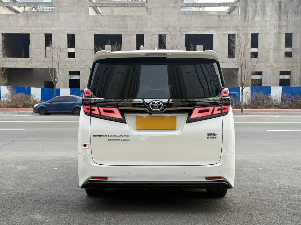 Toyota Vellfire 2023 из CN, фото 5