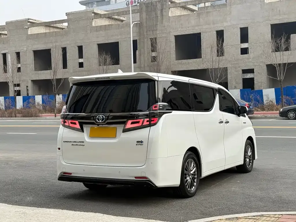 Toyota Vellfire 2023 из CN, фото 8