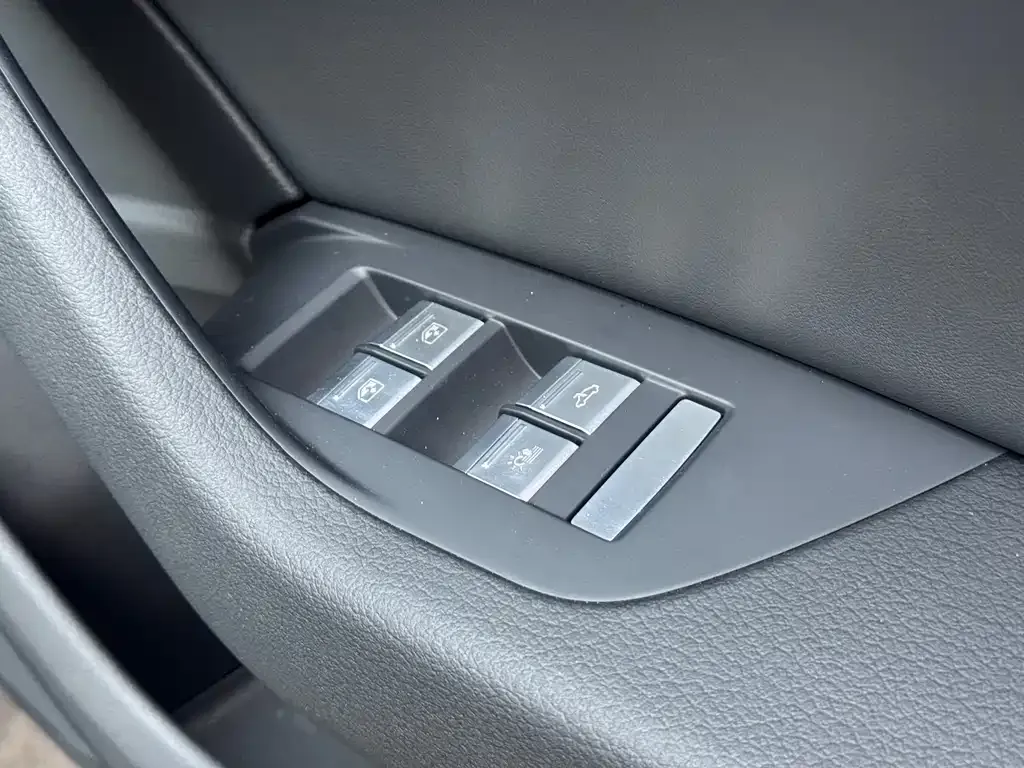 Audi A6L 2024 из CN, фото 5