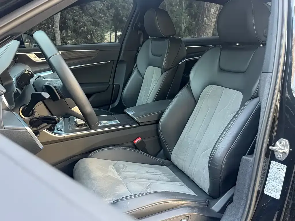 Audi A6L 2024 из CN, фото 4