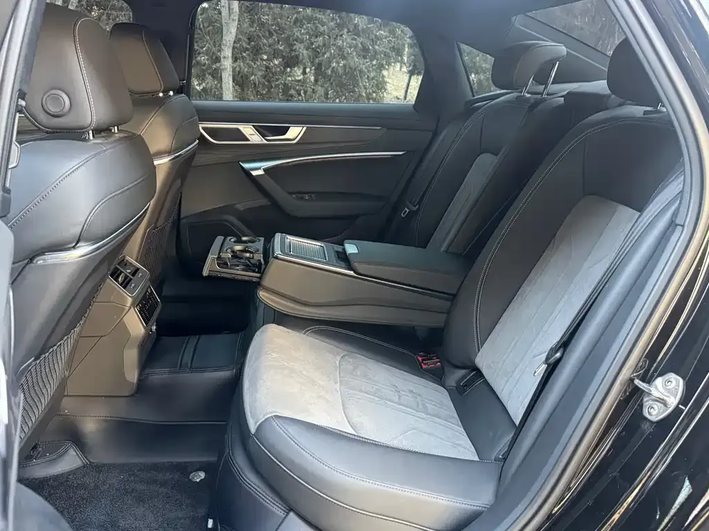 Audi A6L 2024 из CN, фото 7