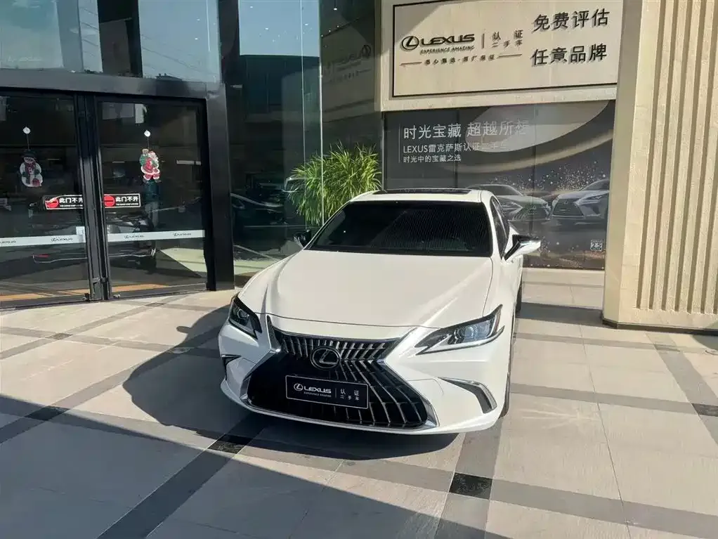 Lexus ES — фото 1