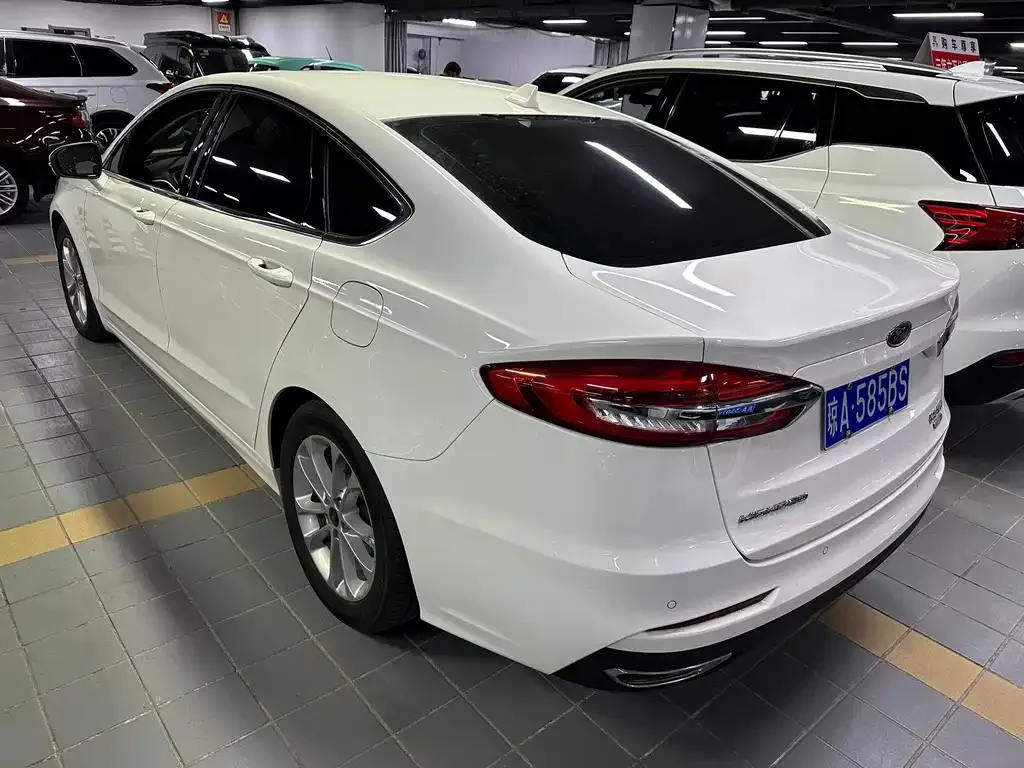 Ford Mondeo — фото 7