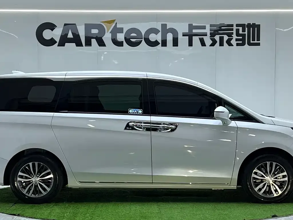 Buick GL8 2023 из CN, фото 7