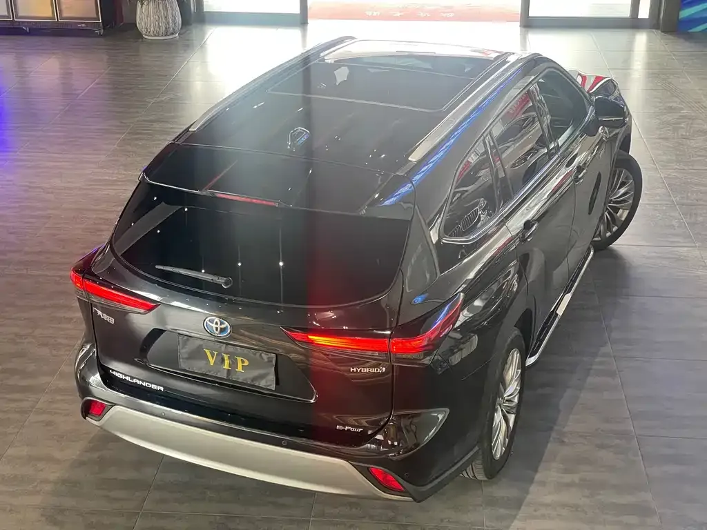 Toyota Highlander — фото 8