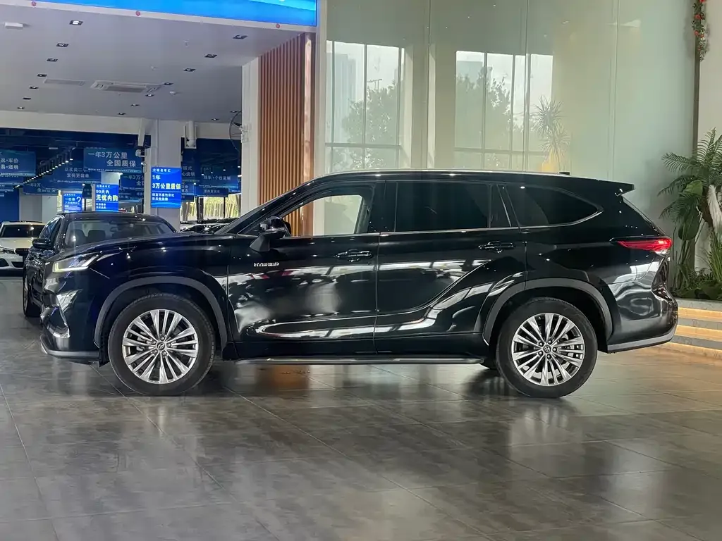 Toyota Highlander — фото 5