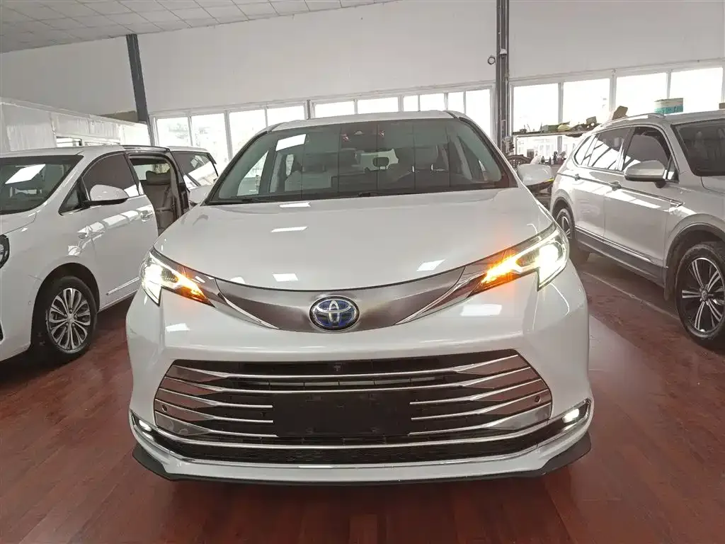 Toyota Sienna 2022 из CN, фото 6