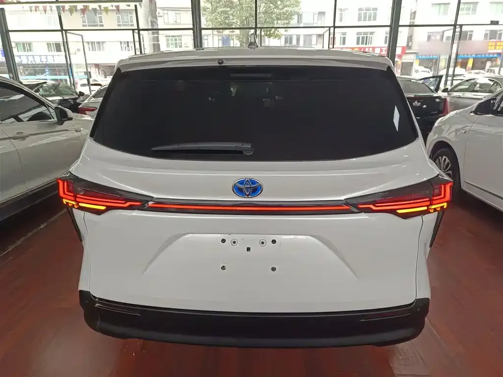 Toyota Sienna 2022 из CN, фото 7