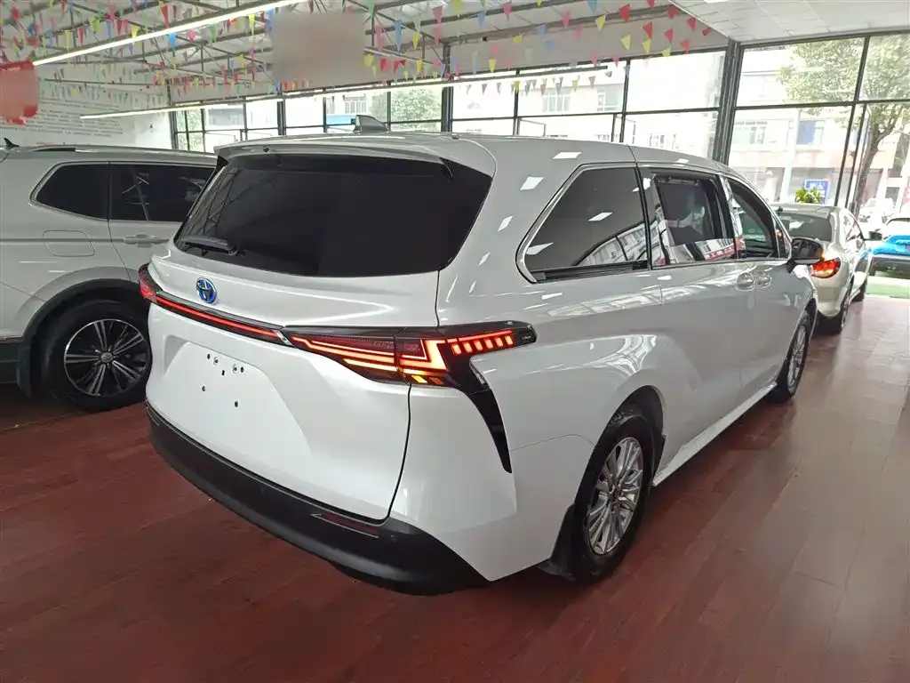 Toyota Sienna 2022 из CN, фото 9