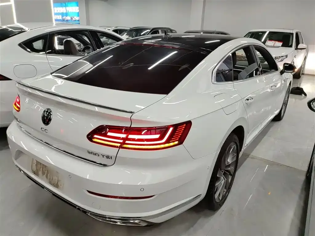 Volkswagen CC 2022 из CN, фото 10