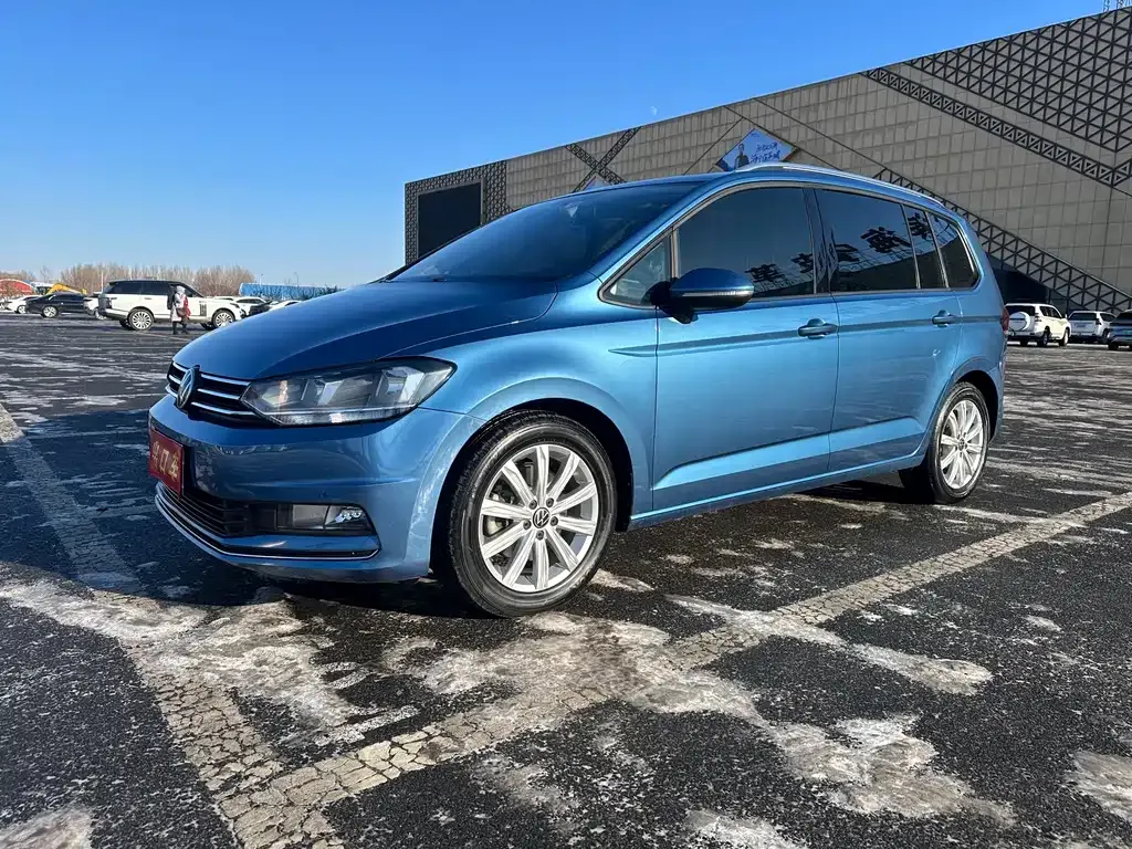 Volkswagen Touran 2021 из CN, фото 1