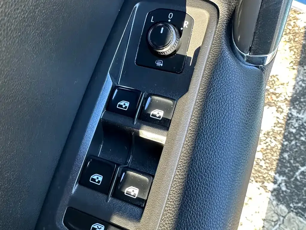 Volkswagen Touran 2021 из CN, фото 3