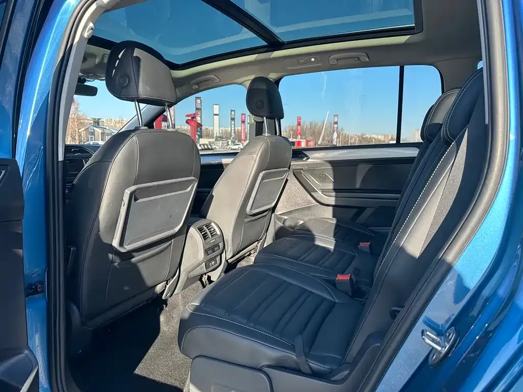 Volkswagen Touran 2021 из CN, фото 4