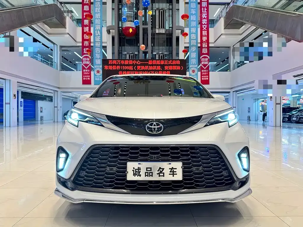 Toyota Granvia — фото 3