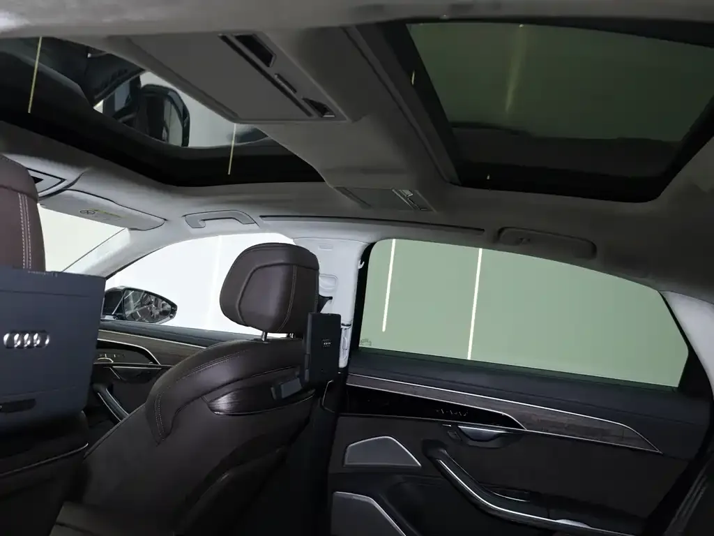 Audi A8 2021 из CN, фото 8