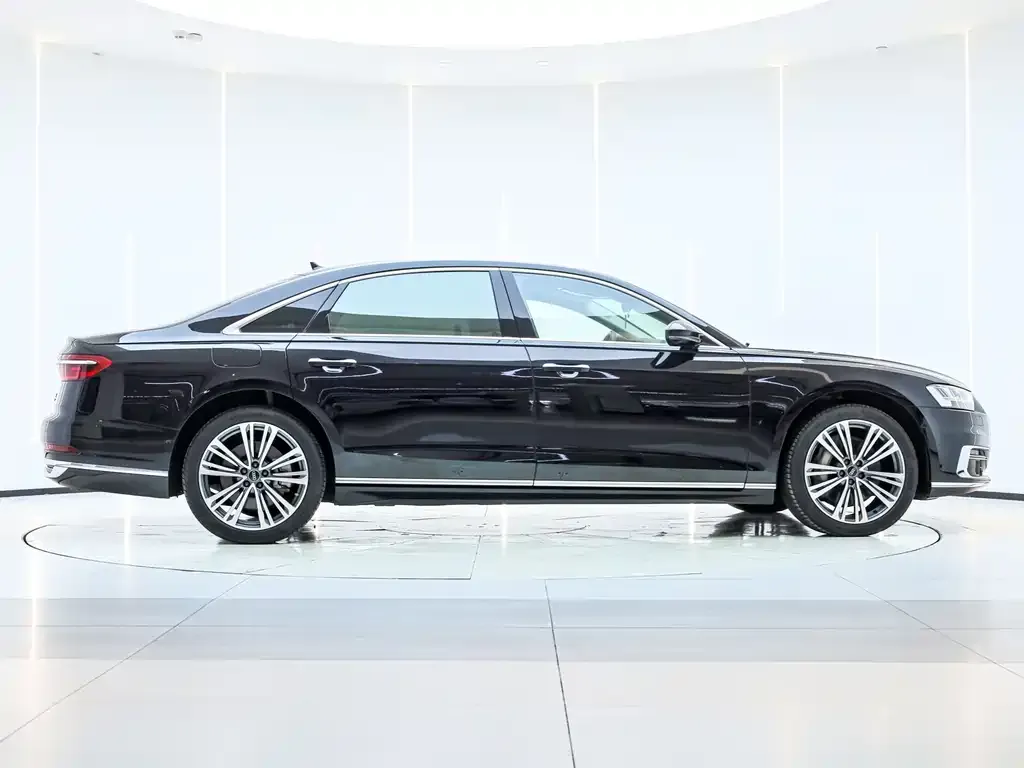 Audi A8 2021 из CN, фото 3