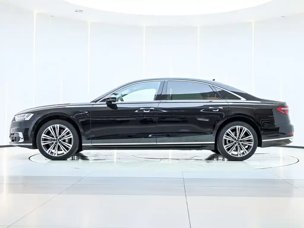 Audi A8 2021 из CN, фото 9
