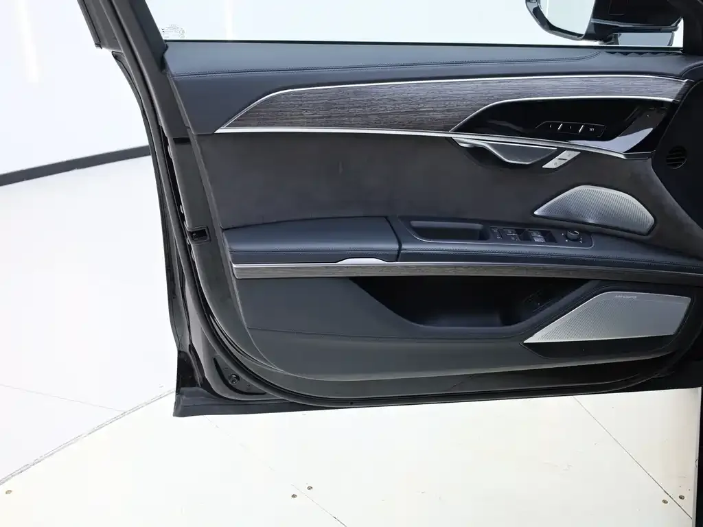 Audi A8 2021 из CN, фото 5