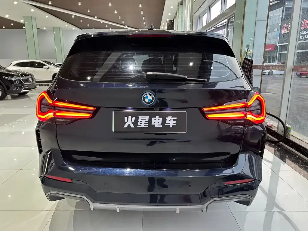 BMW iX3 — фото 4