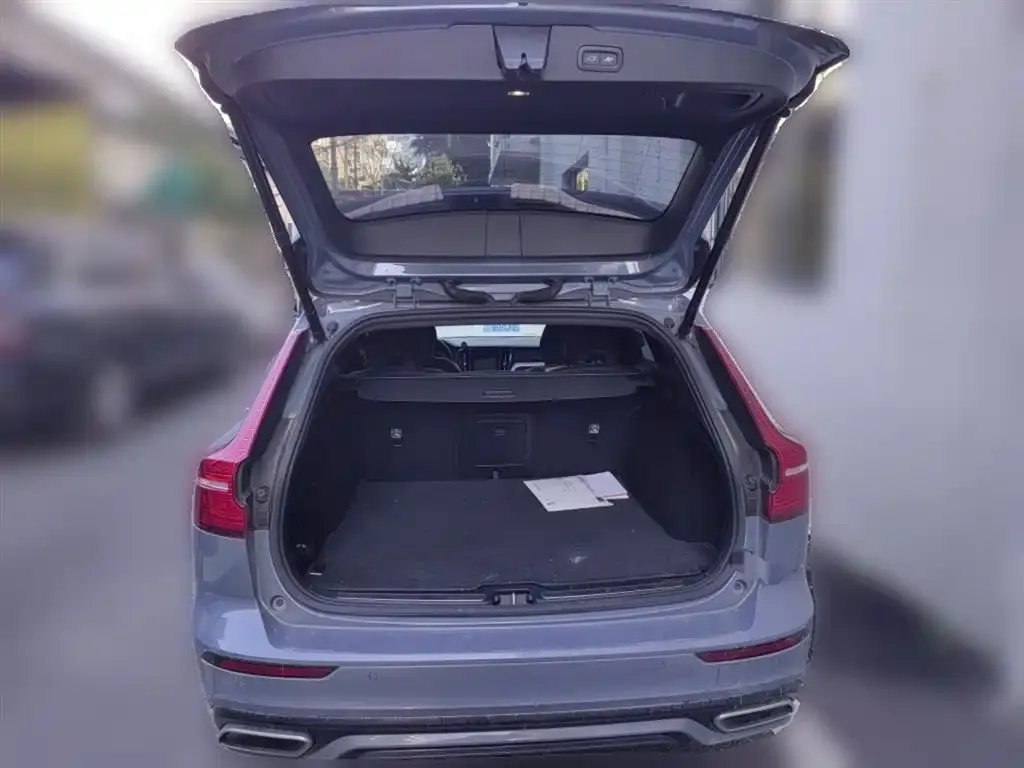 Volvo V60 2022 из CN, фото 6