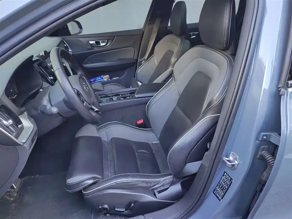 Volvo V60 2022 из CN, фото 7