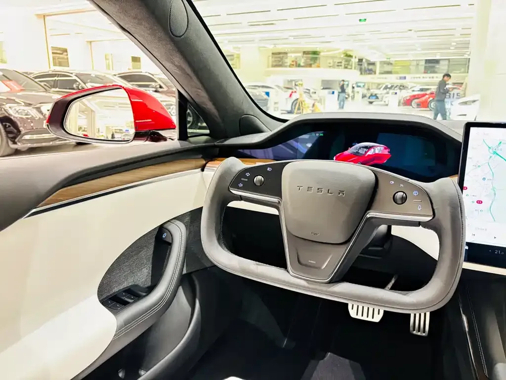 Tesla Model S — фото 10
