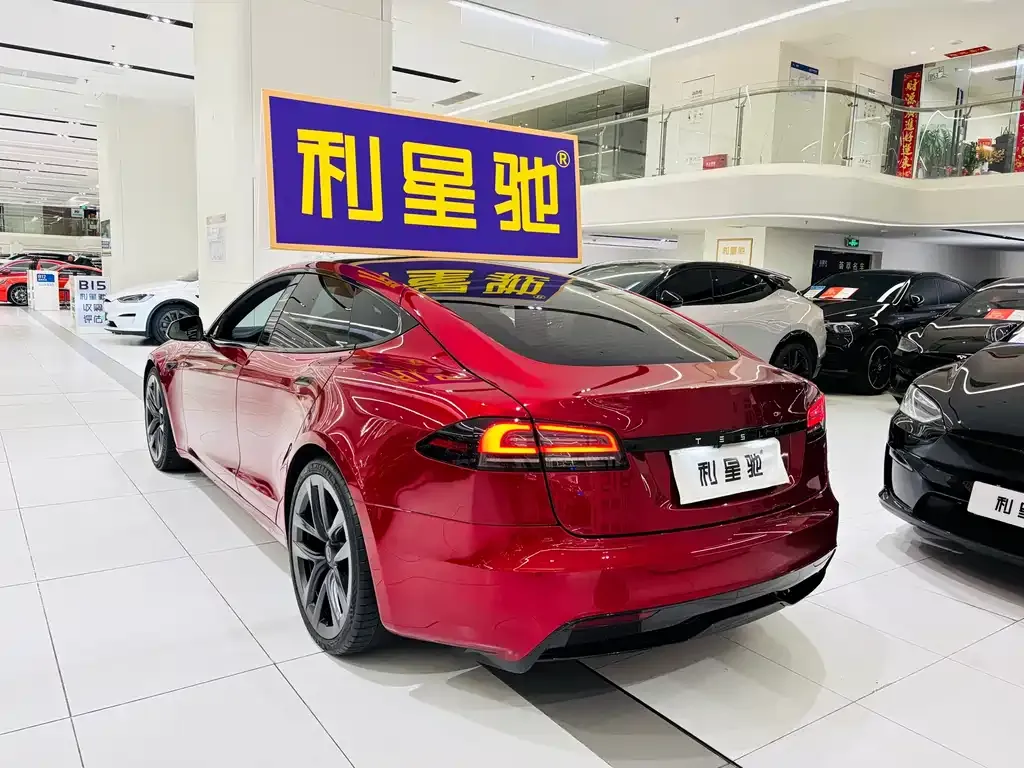 Tesla Model S — фото 8