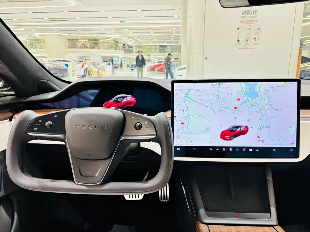 Tesla Model S — фото 6