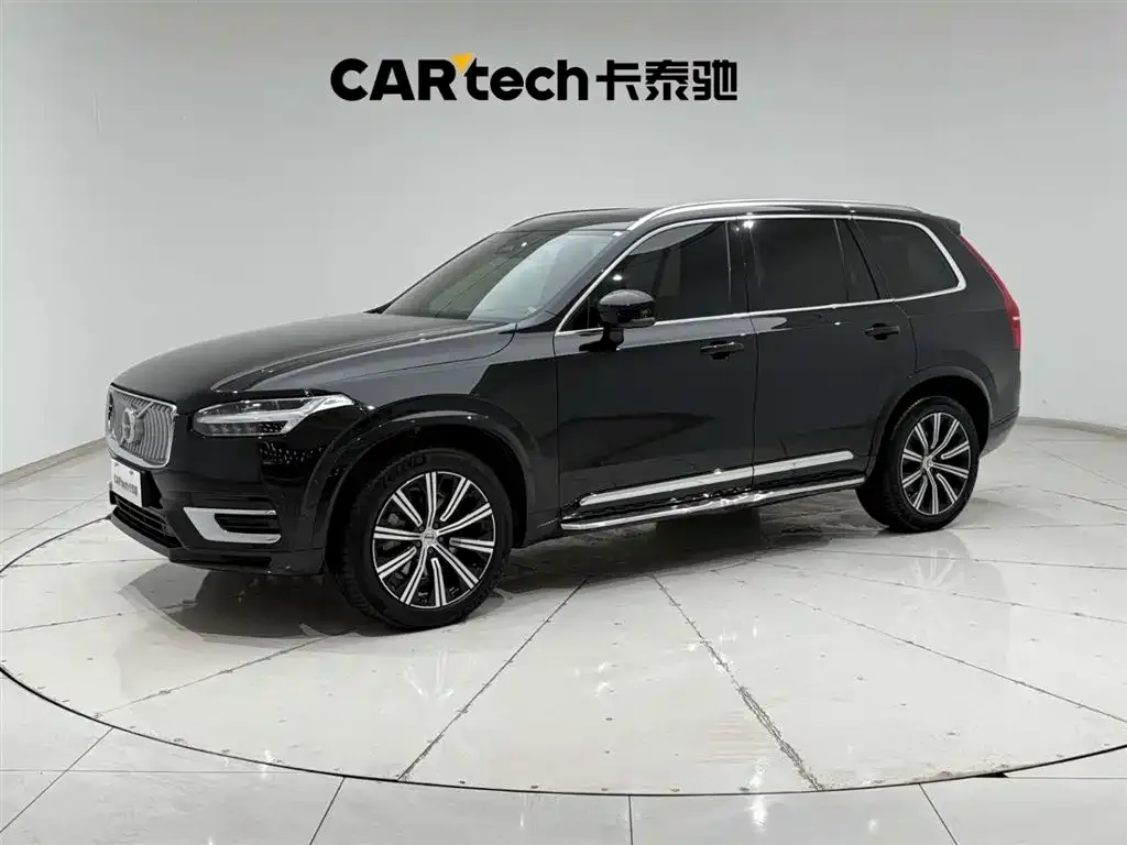 Volvo XC90 — фото 1