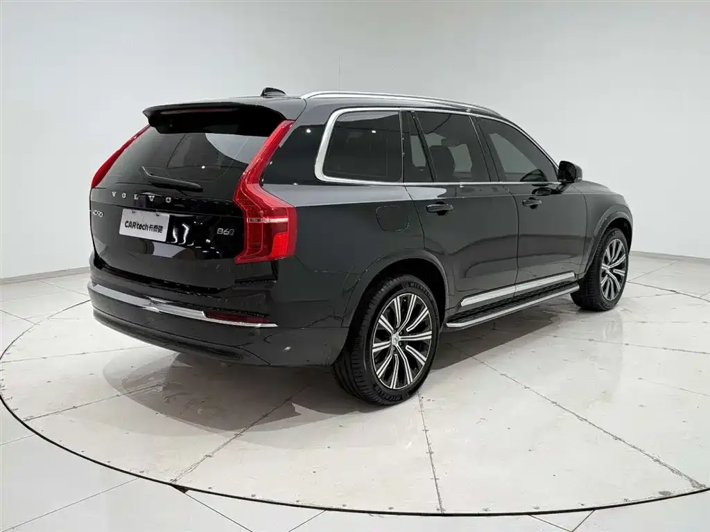 Volvo XC90 — фото 10