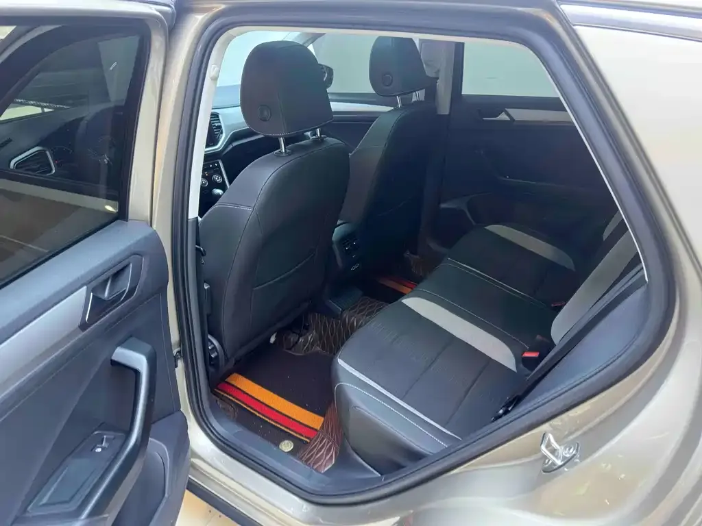 Volkswagen T-Roc 2021 из CN, фото 4