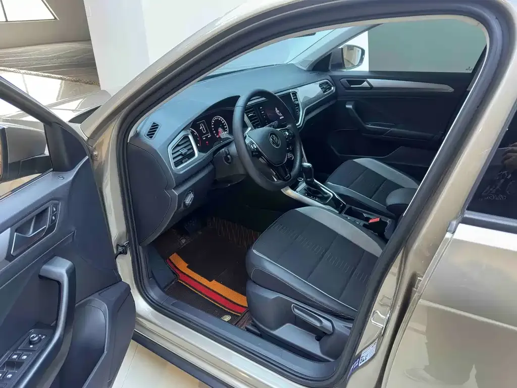 Volkswagen T-Roc 2021 из CN, фото 10
