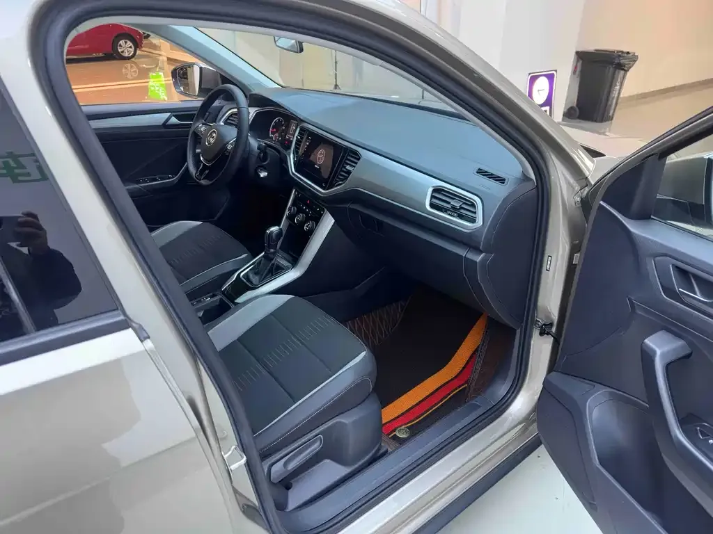 Volkswagen T-Roc 2021 из CN, фото 8
