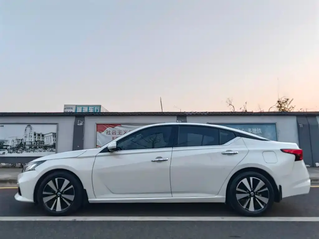 Nissan Teana — фото 2