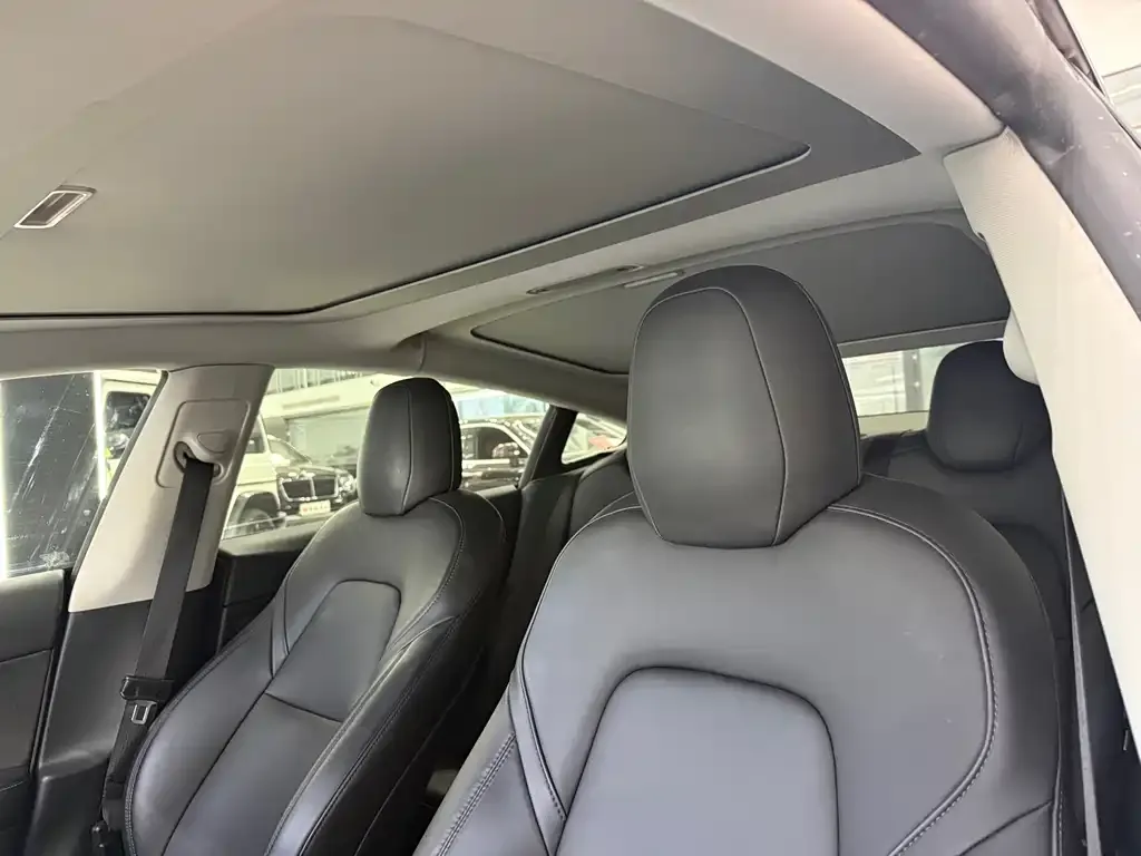 Tesla Model 3 — фото 9