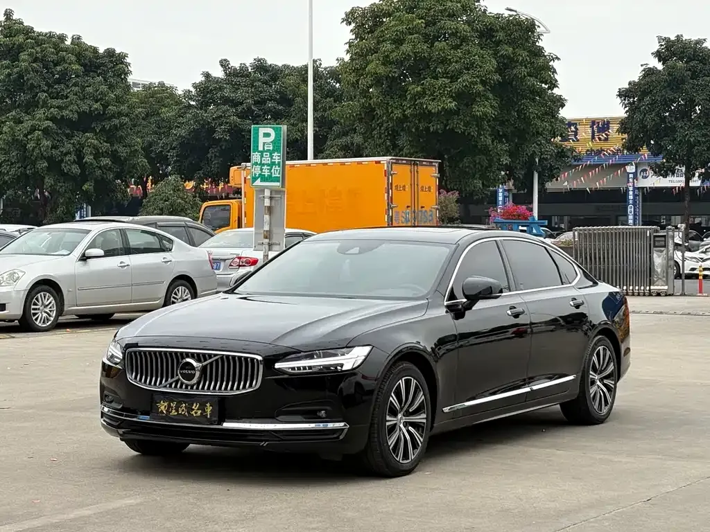 Volvo S90 — фото 1