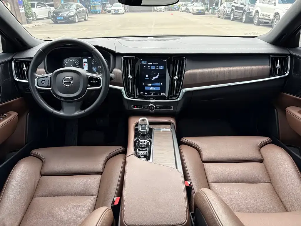 Volvo S90 — фото 10