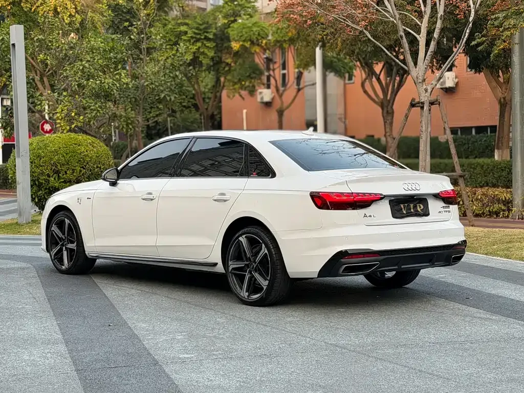 Audi A4L — фото 6