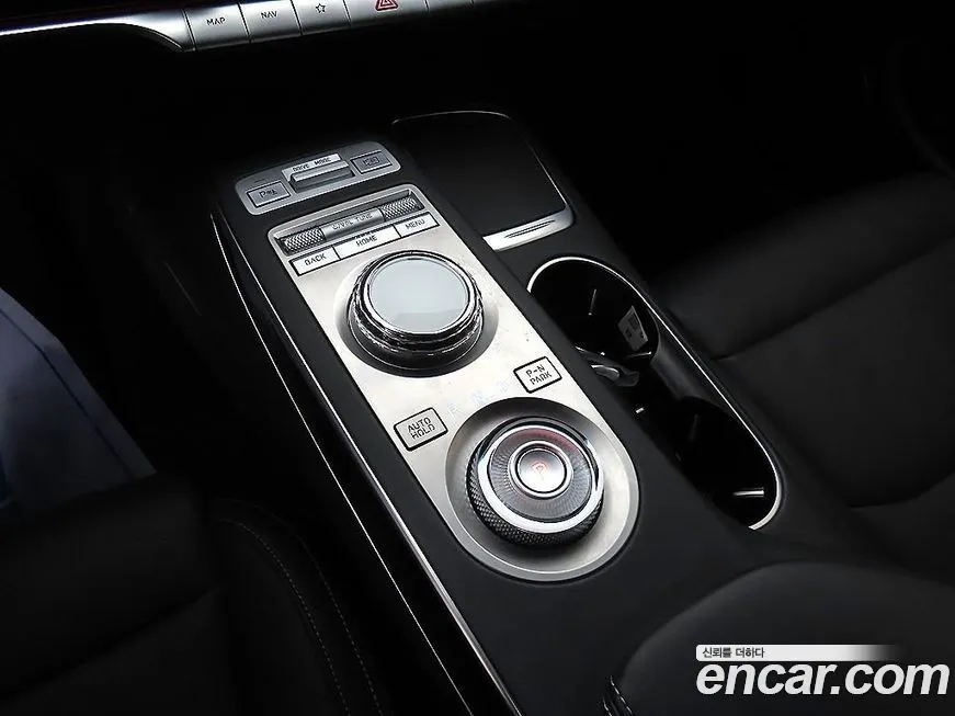 Genesis GV70 — фото 2