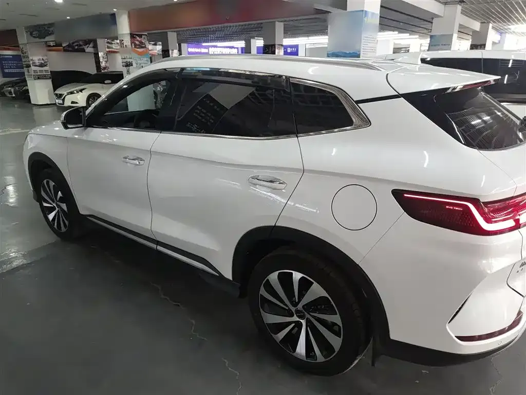 BYD PLUS New Energy — фото 6
