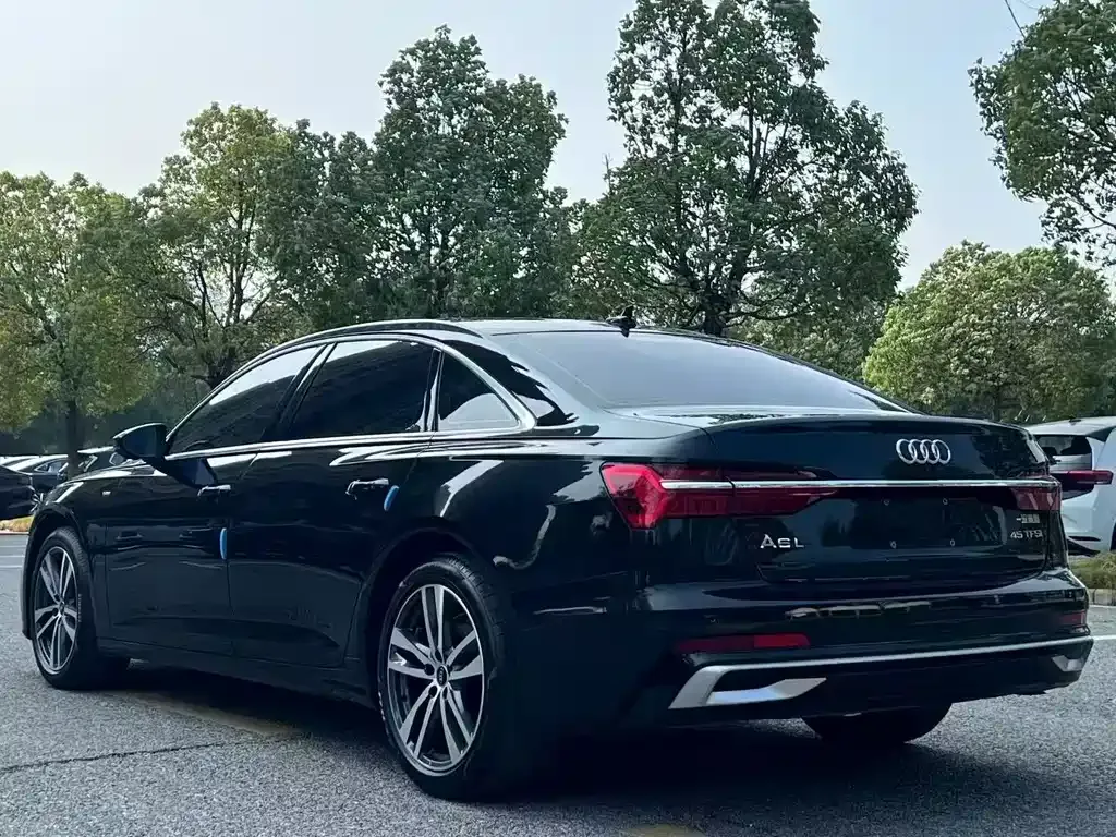Audi A6L 2023 из CN, фото 4