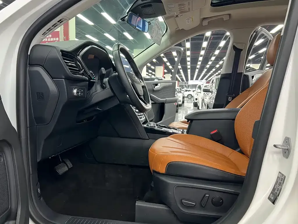 Ford Escape 2021 из CN, фото 8