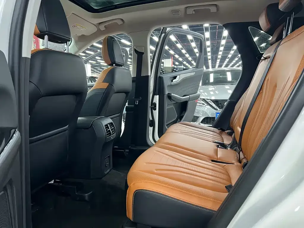 Ford Escape 2021 из CN, фото 7