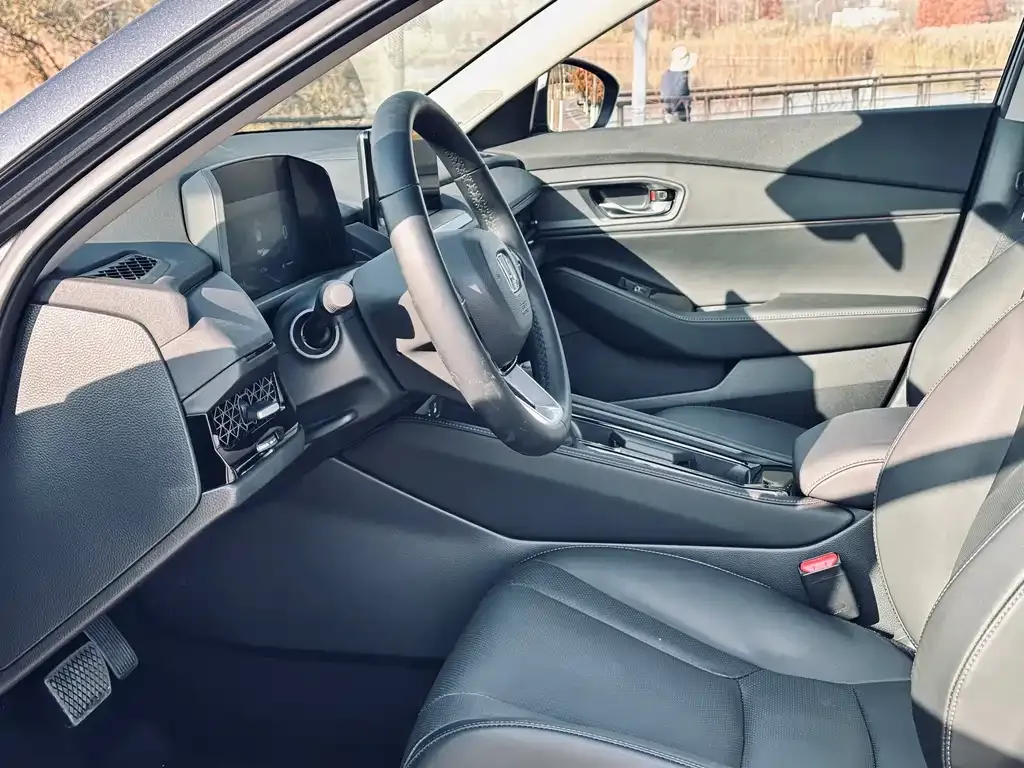 Honda Accord — фото 8