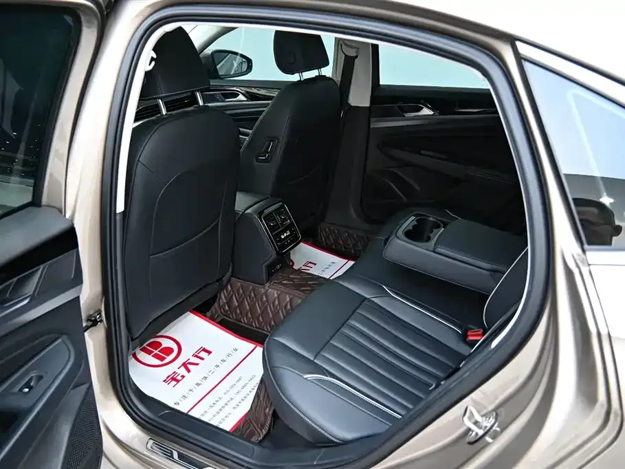 Volkswagen Passat — фото 6