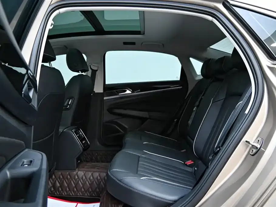 Volkswagen Passat — фото 9