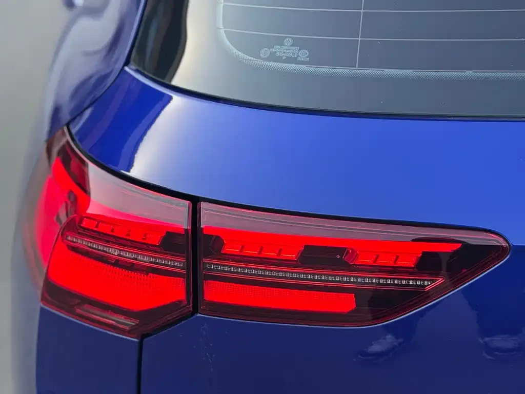 Volkswagen Golf 2023 из CN, фото 2